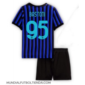 Camiseta Inter Milan Alessandro Bastoni #95 Primera Equipación Replica 2025-26 para niños mangas cortas (+ Pantalones cortos)